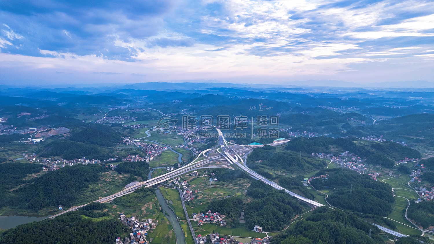 航拍屋主塘枢纽全景