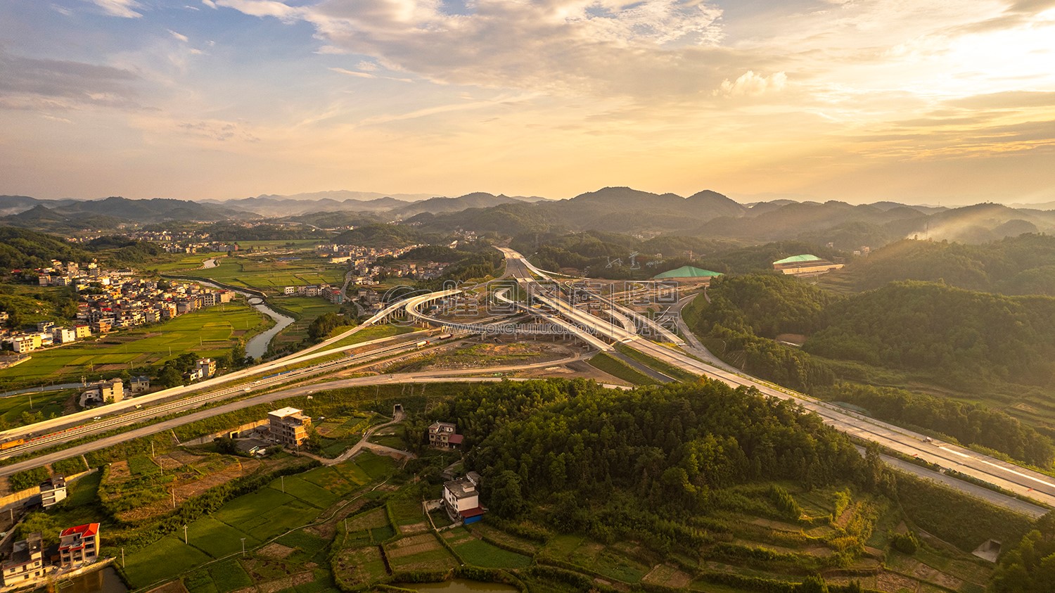 屋主塘枢纽日落