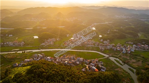 杨家桥山下的村庄