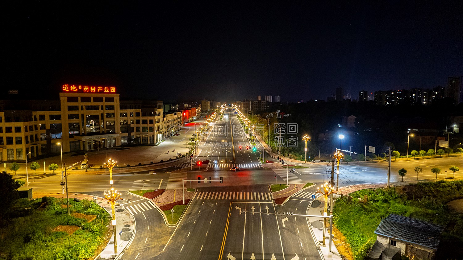 环城南路道地产业园十字路口