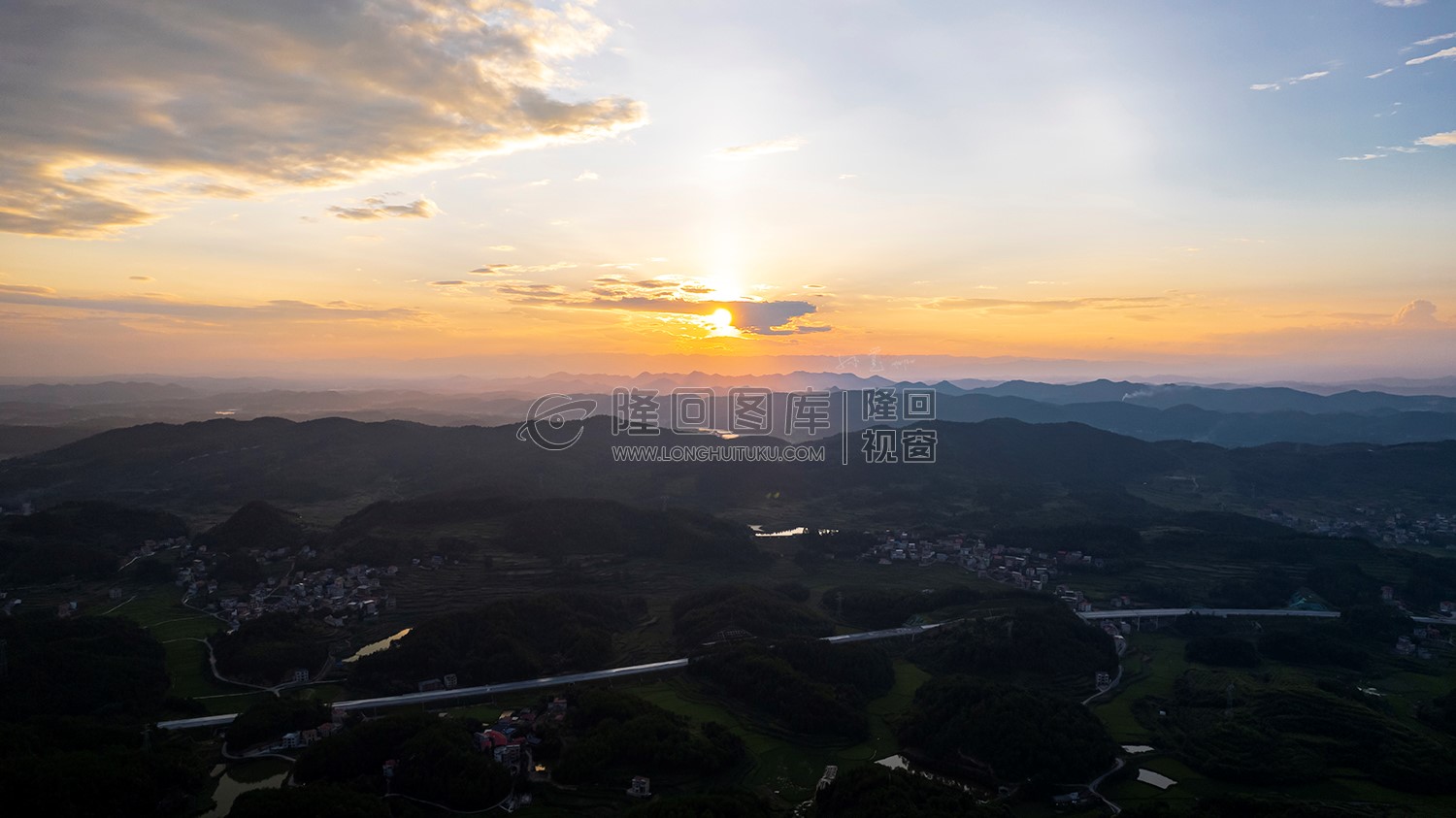 三阁司乡村夕阳