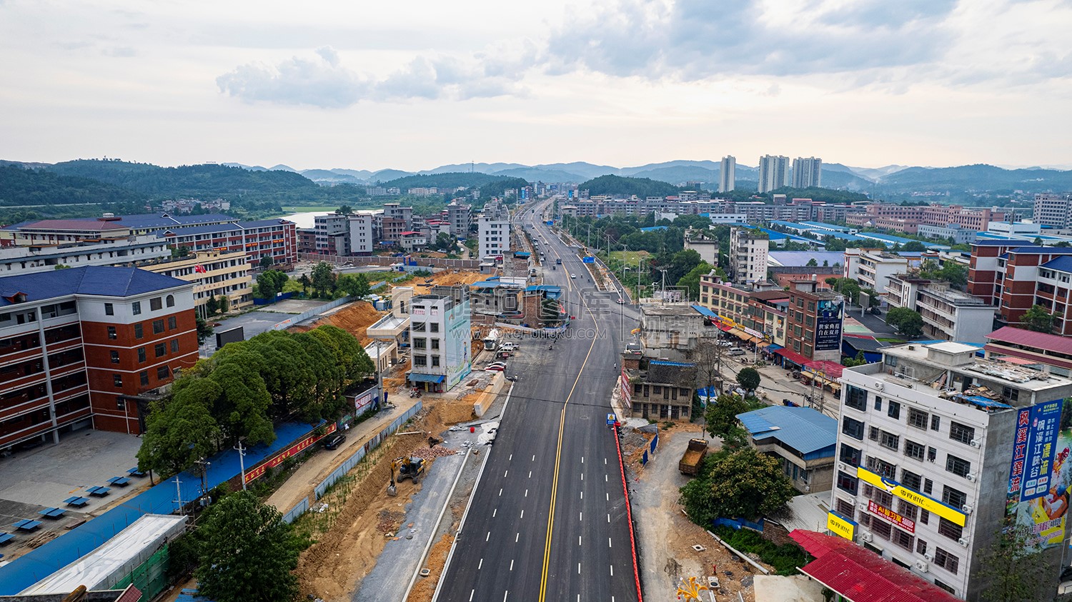 环城南路隆回九中路段