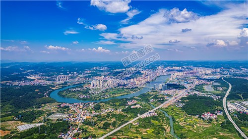 三阁司方向看隆回县城