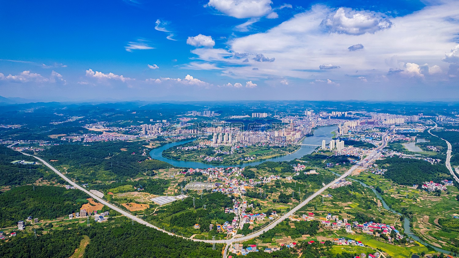 320国道国境线犁形环过隆回