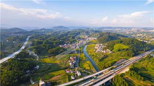 沪昆高速看优先村