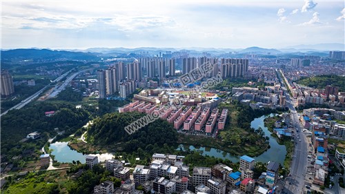 伏龙江旁的思源小区