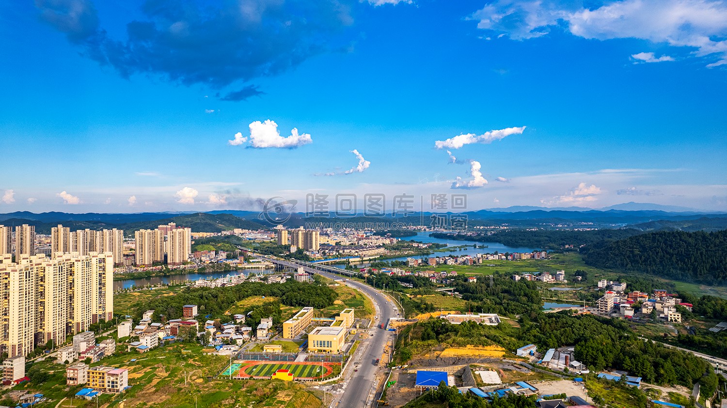 芙蓉学校紫霞园大桥方向
