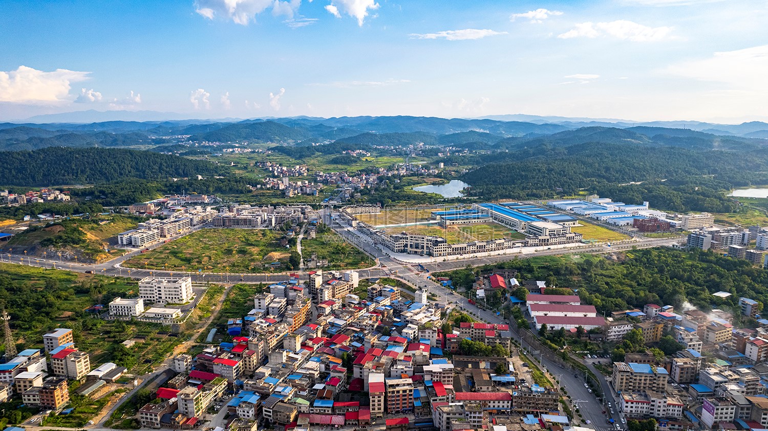 紫阳村道地药材产业园方向