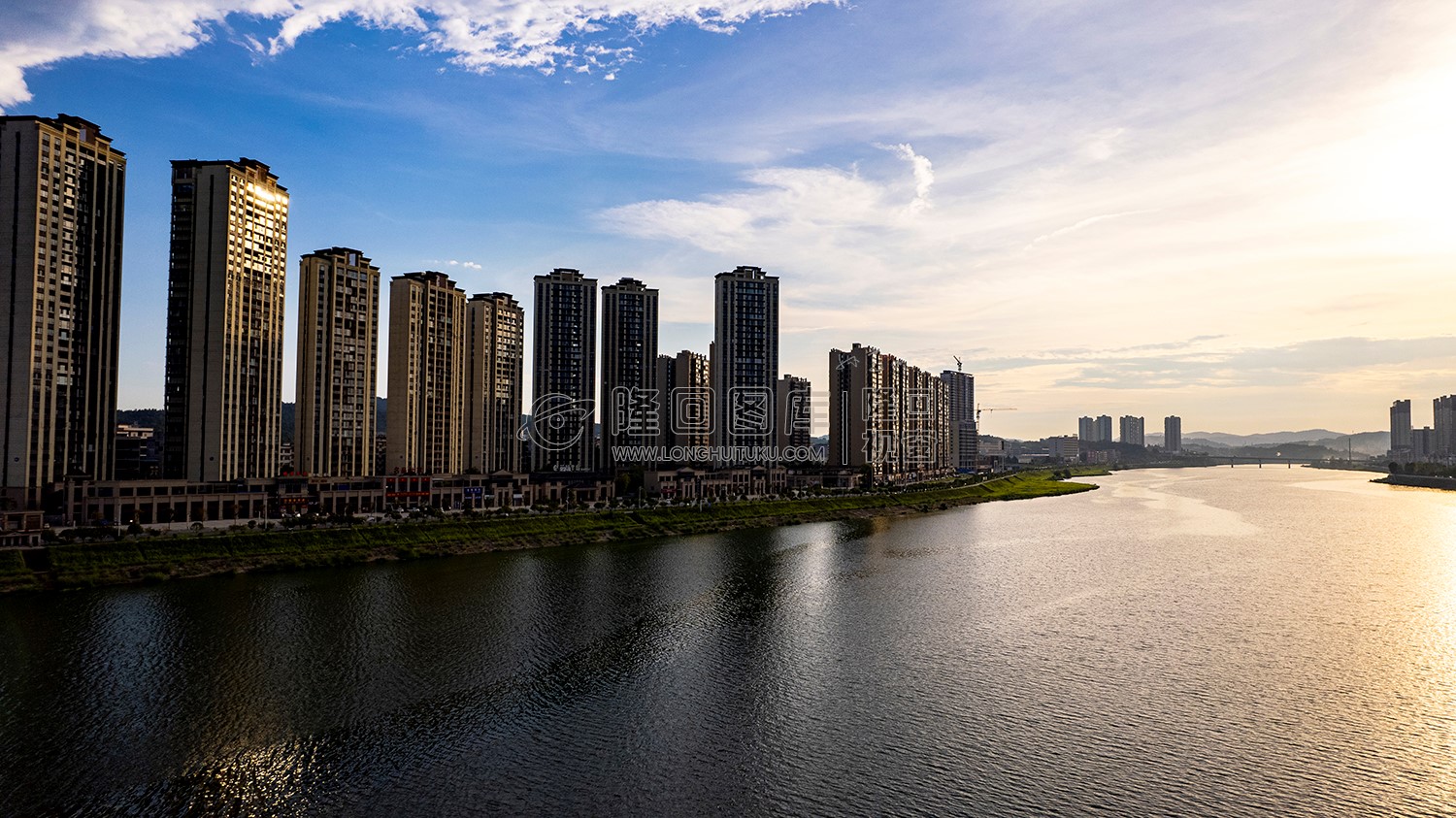 赧水南岸沿江风光带