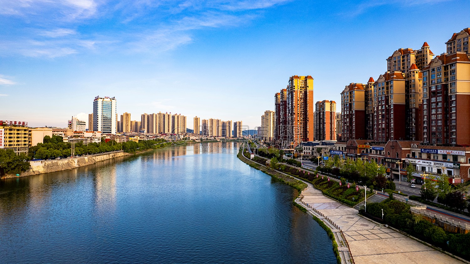 巴黎新城沿河风光带