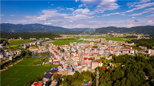 高平镇卫生院入口方向