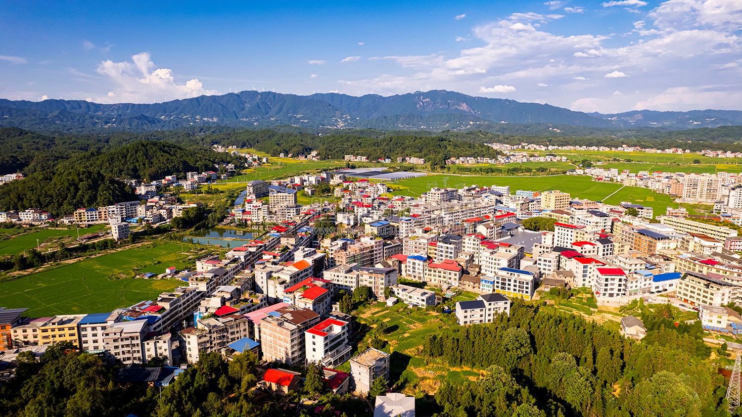 高平镇街道全景
