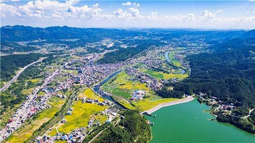 高空航拍六都寨镇