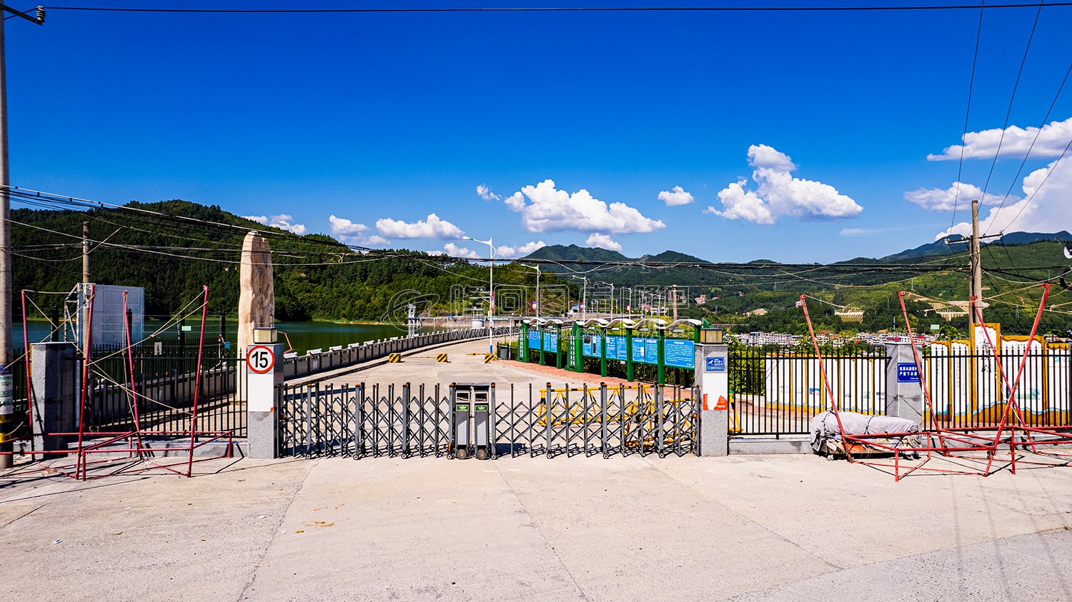 六都寨水库大坝上锁