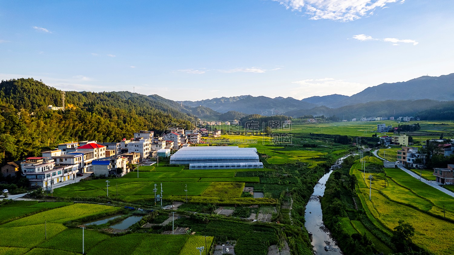 邹汉勋故居前田园风光