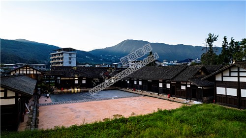 邹汉勋故居内院修葺中