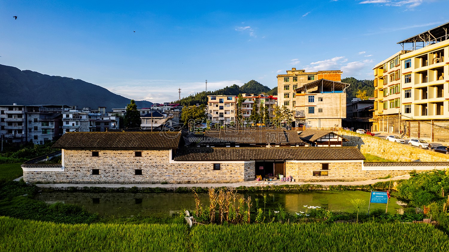 邹汉勋故居门前池塘