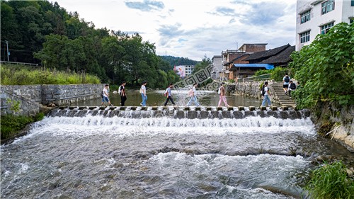 黄金井的踏水桥
