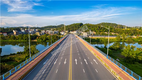 宽敞的白沙湾大桥