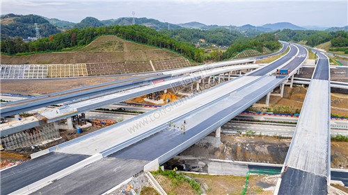 屋主塘枢纽，路面基本已通