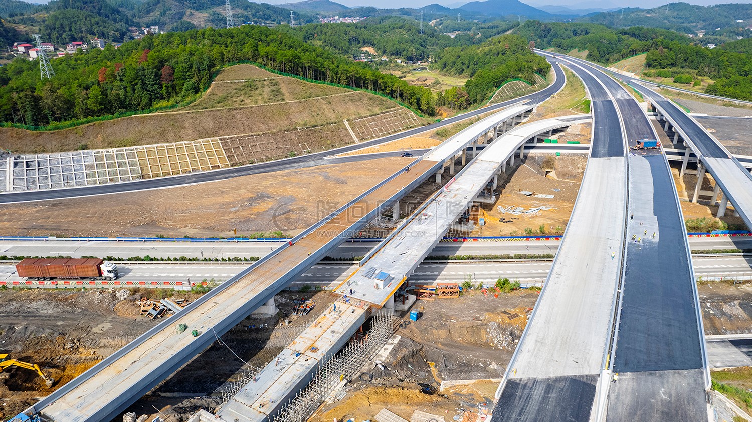 还有一小段在完工