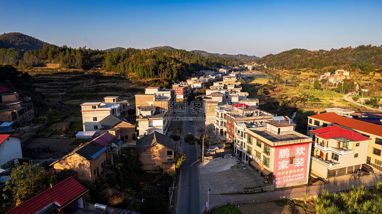 叶家村马路两边村落