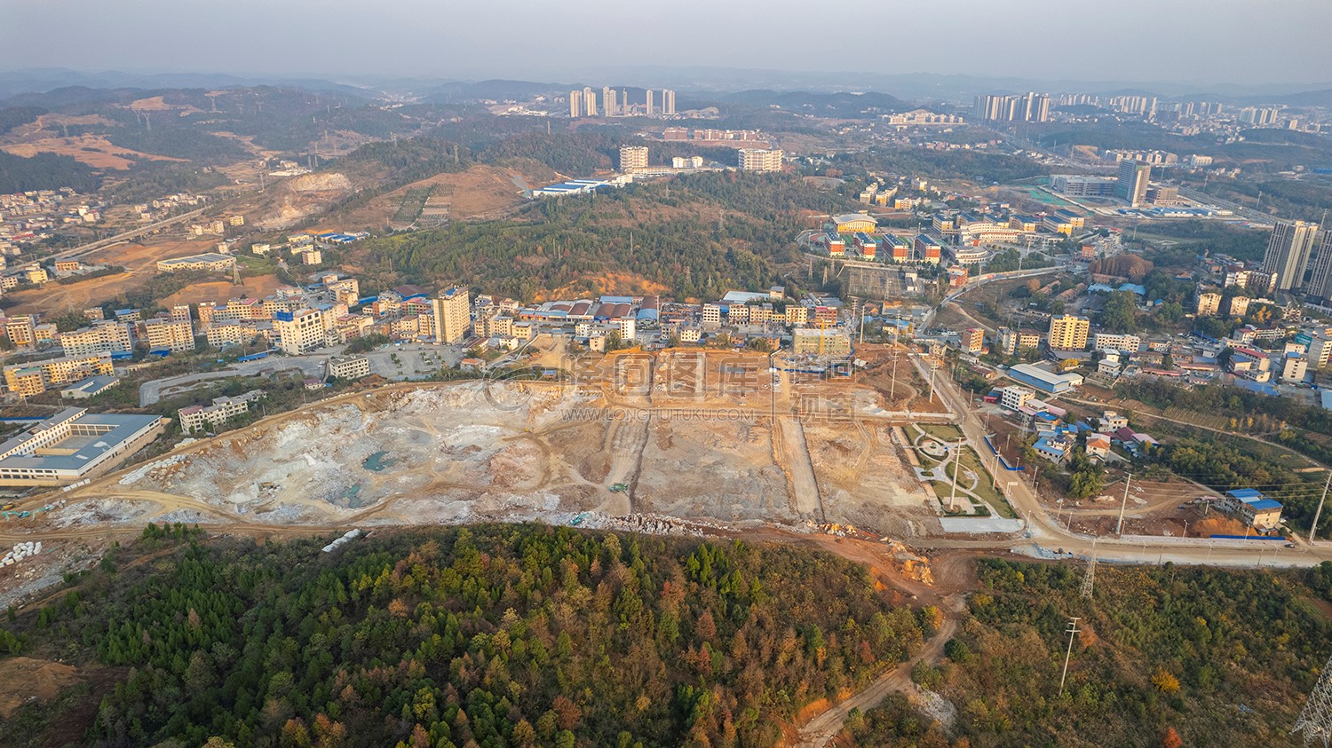 军杰酒店后面这一带开发中