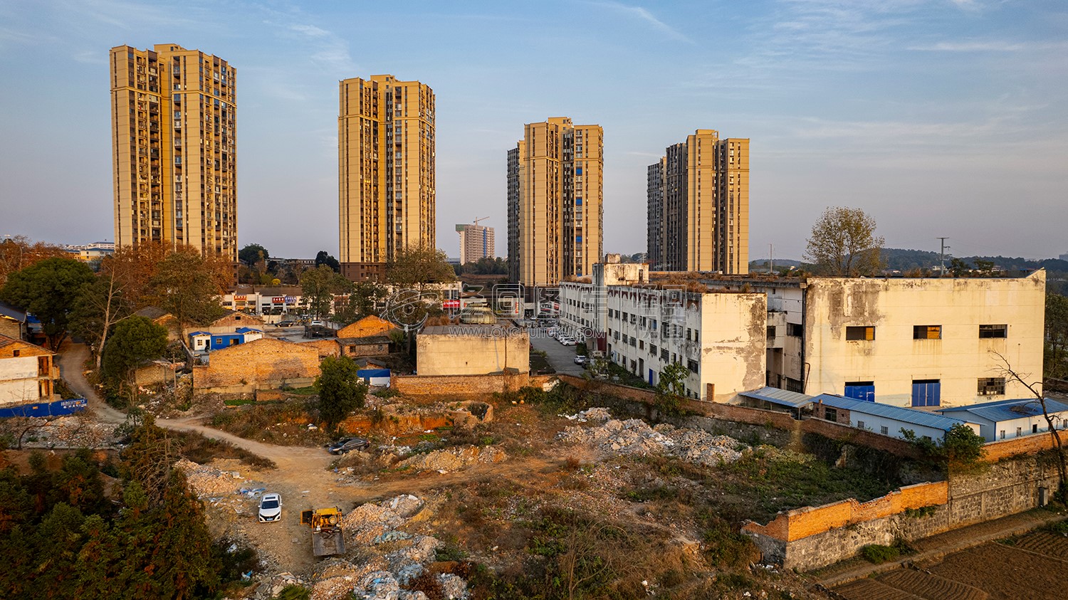 卷烟厂边上的辰北世家