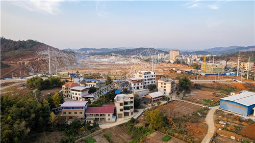 军杰酒店后面这一带开发中