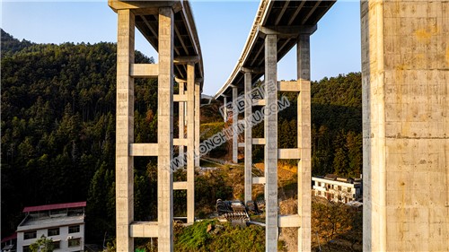 九龙山隧道出口高架桥