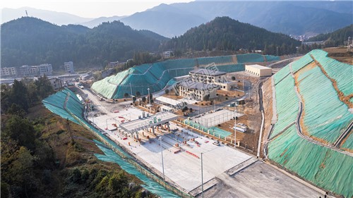 收费站处高速交警