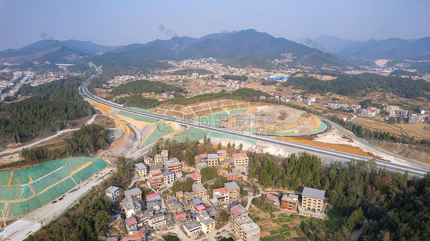 航拍六都寨互通