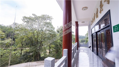 清真寺二楼走廊