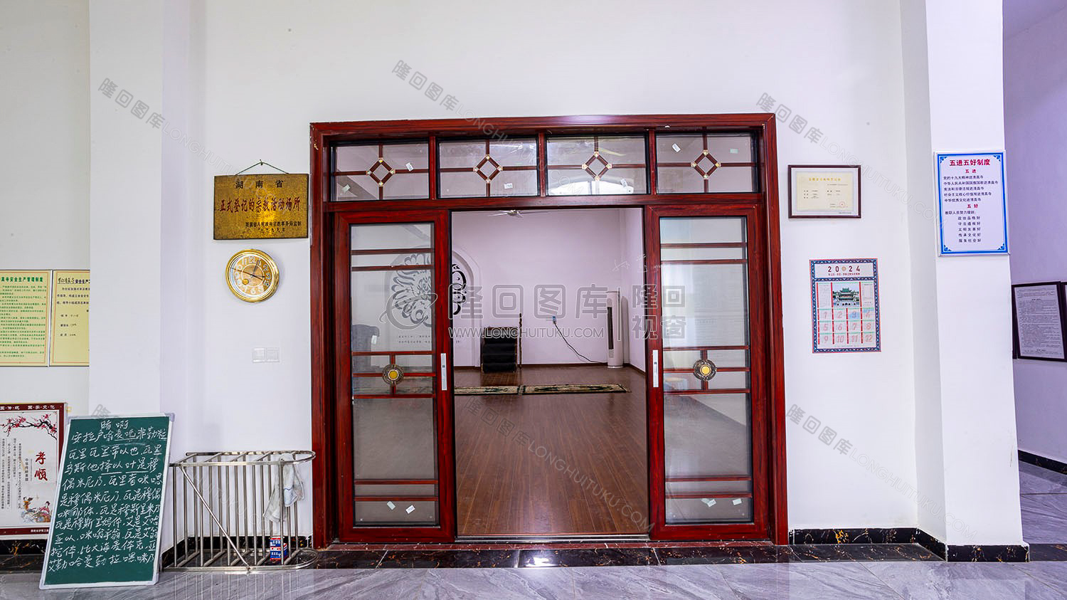 清真寺礼拜大殿走廊