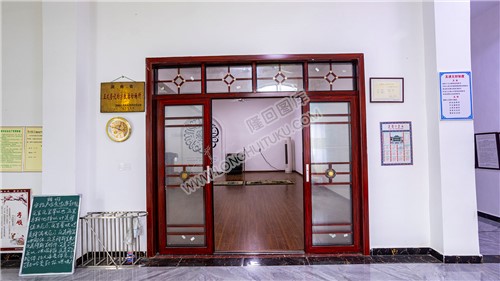 清真寺礼拜大殿走廊