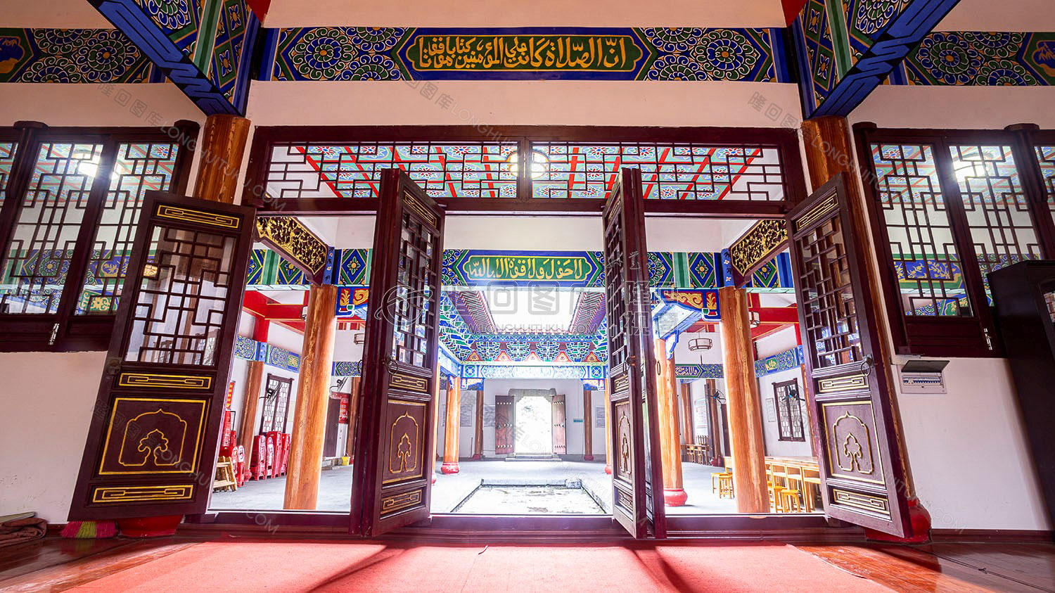 清真寺礼拜大殿大门