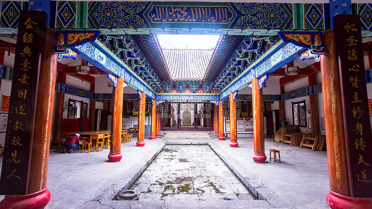 山界清真古寺天井大厅