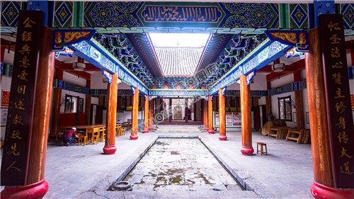山界清真古寺天井大厅