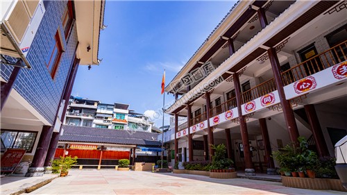 桃花坪清真寺外面环境