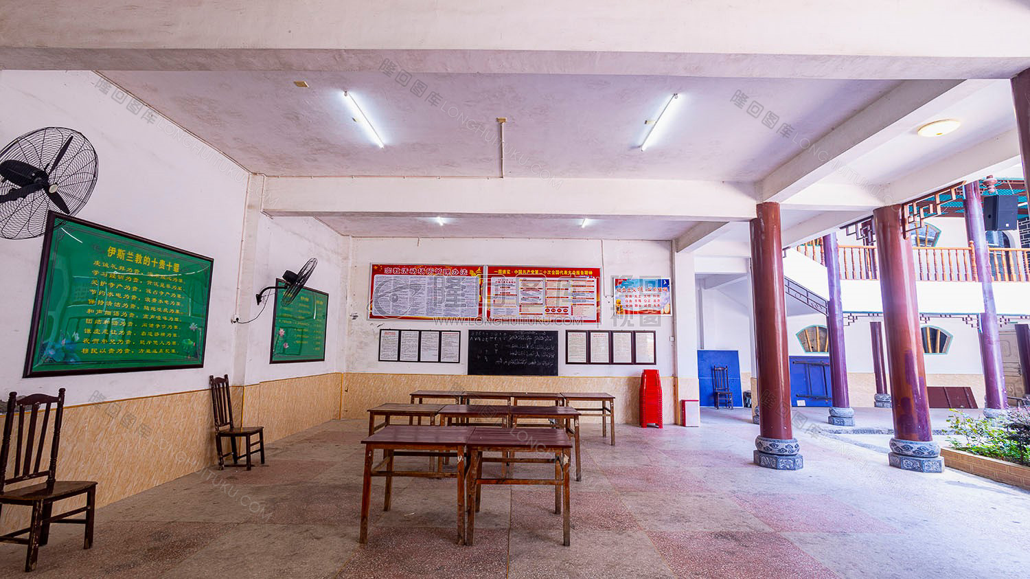 桃花坪清真寺大厅环境