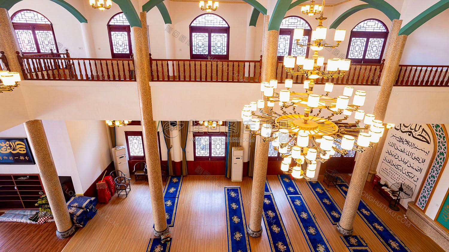 桃花坪清真寺二楼看礼拜大殿