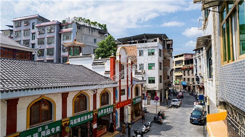 桃花坪清真寺外景街道