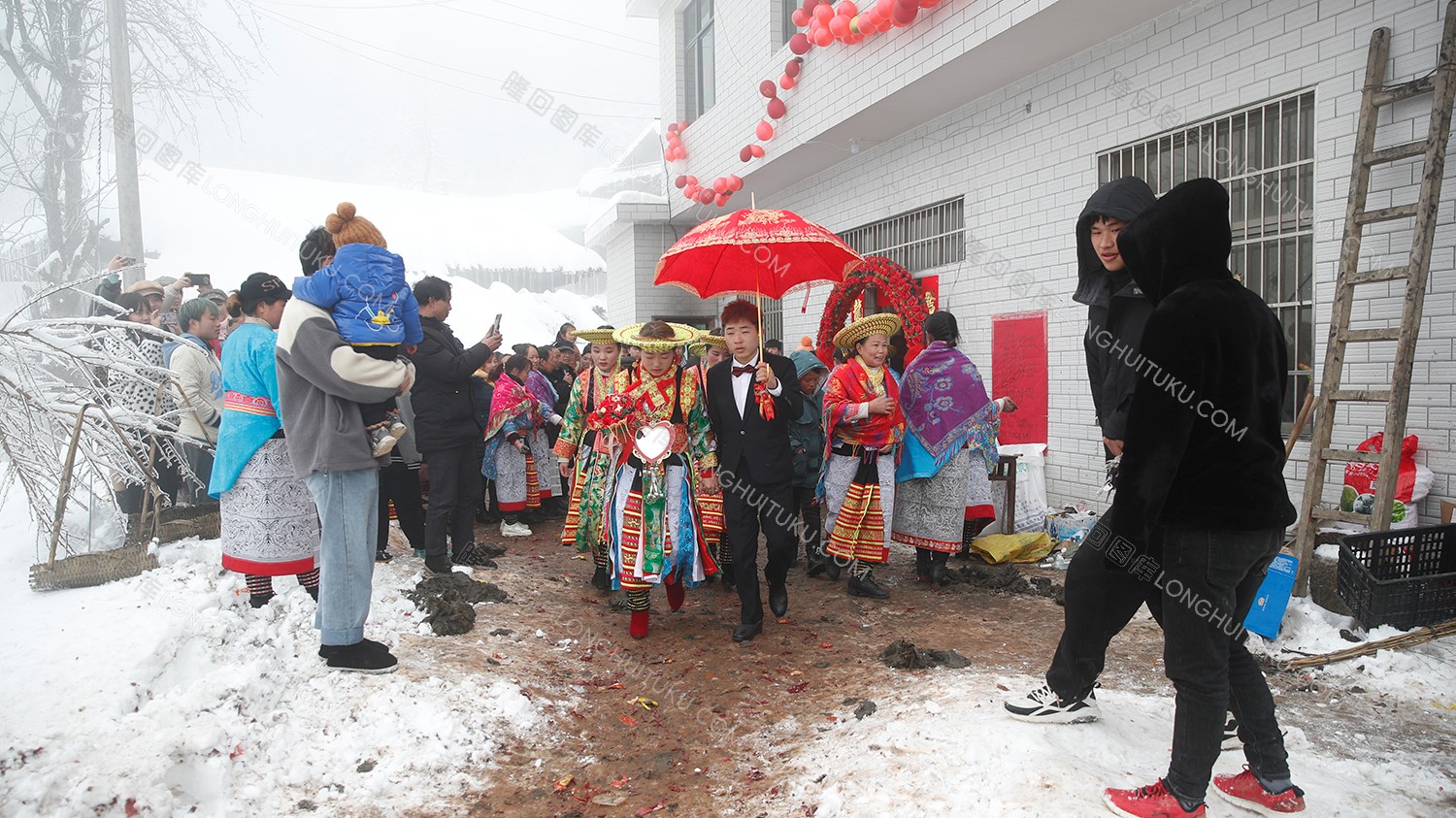 雪中的隆回花瑶婚礼