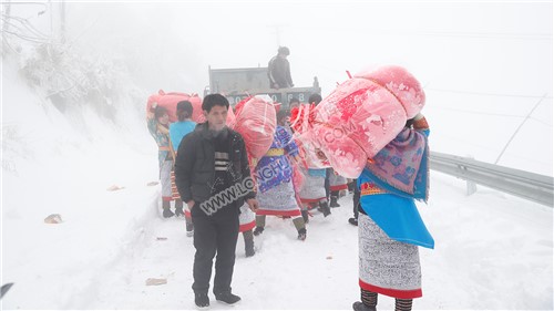 雪中的隆回花瑶婚礼