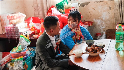 水栗凼村雪中喜事，隆回花瑶婚礼