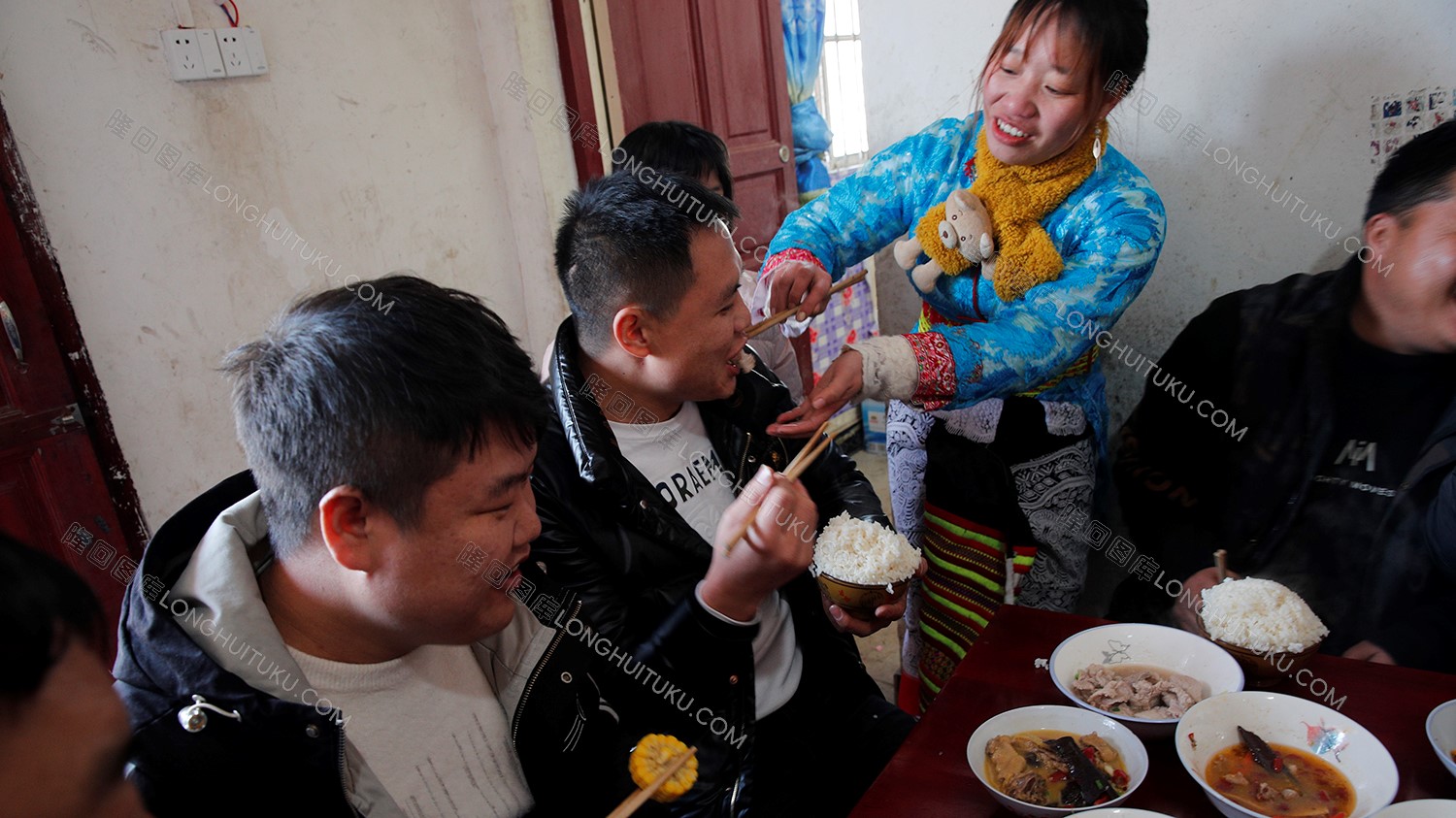 水栗凼村雪中喜事，隆回花瑶婚礼