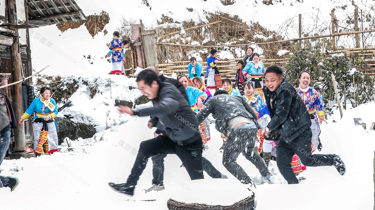 水栗凼村雪中喜事，隆回花瑶婚礼