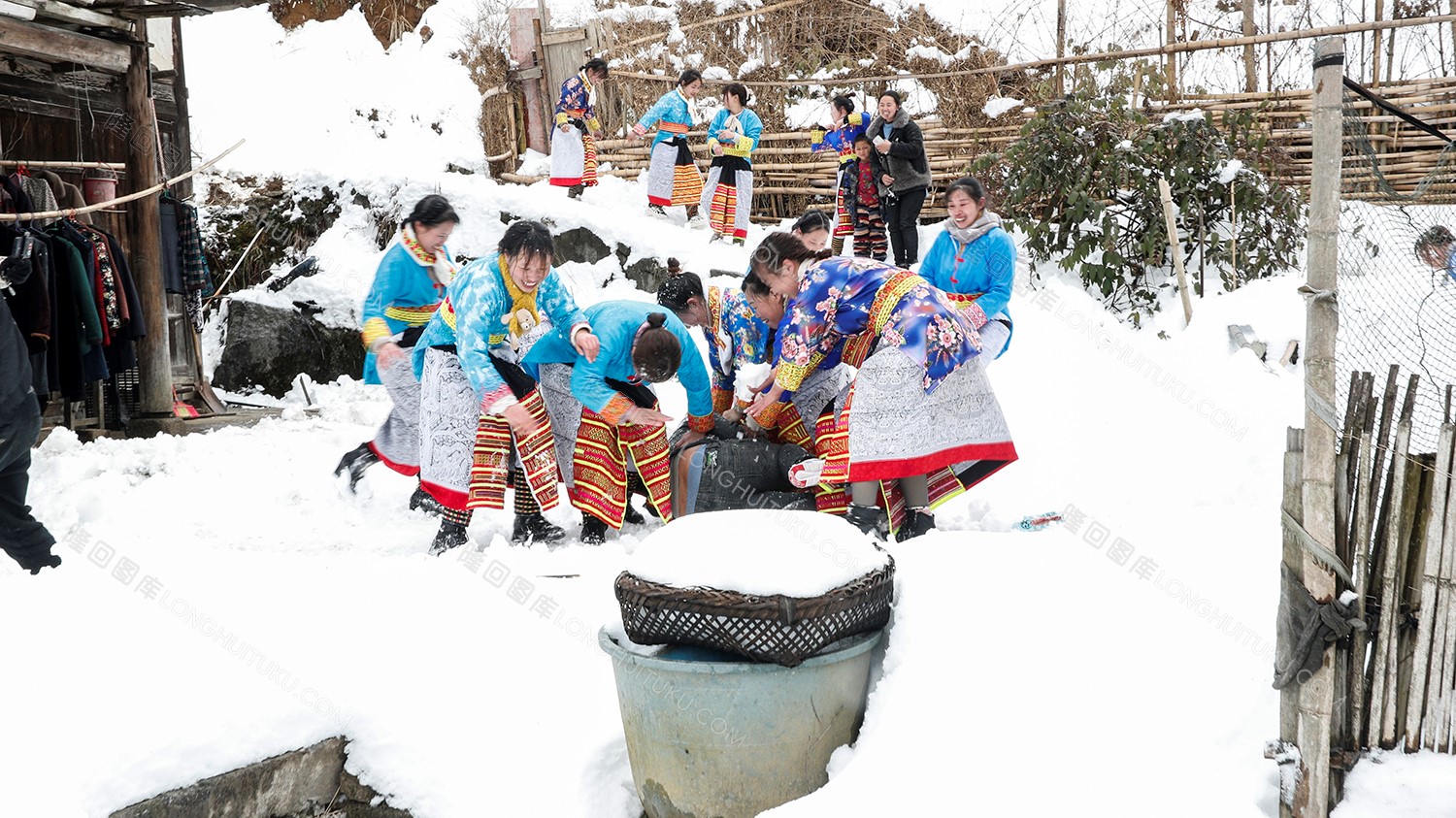 水栗凼村雪中喜事，隆回花瑶婚礼