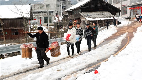 水栗凼村雪中喜事，隆回花瑶婚礼