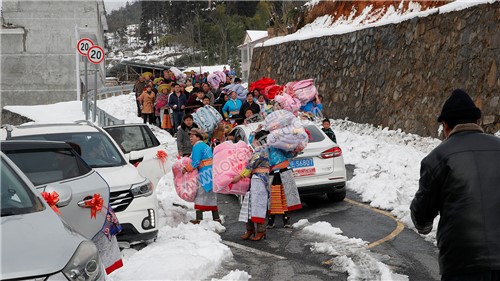 水栗凼村雪中喜事，隆回花瑶婚礼